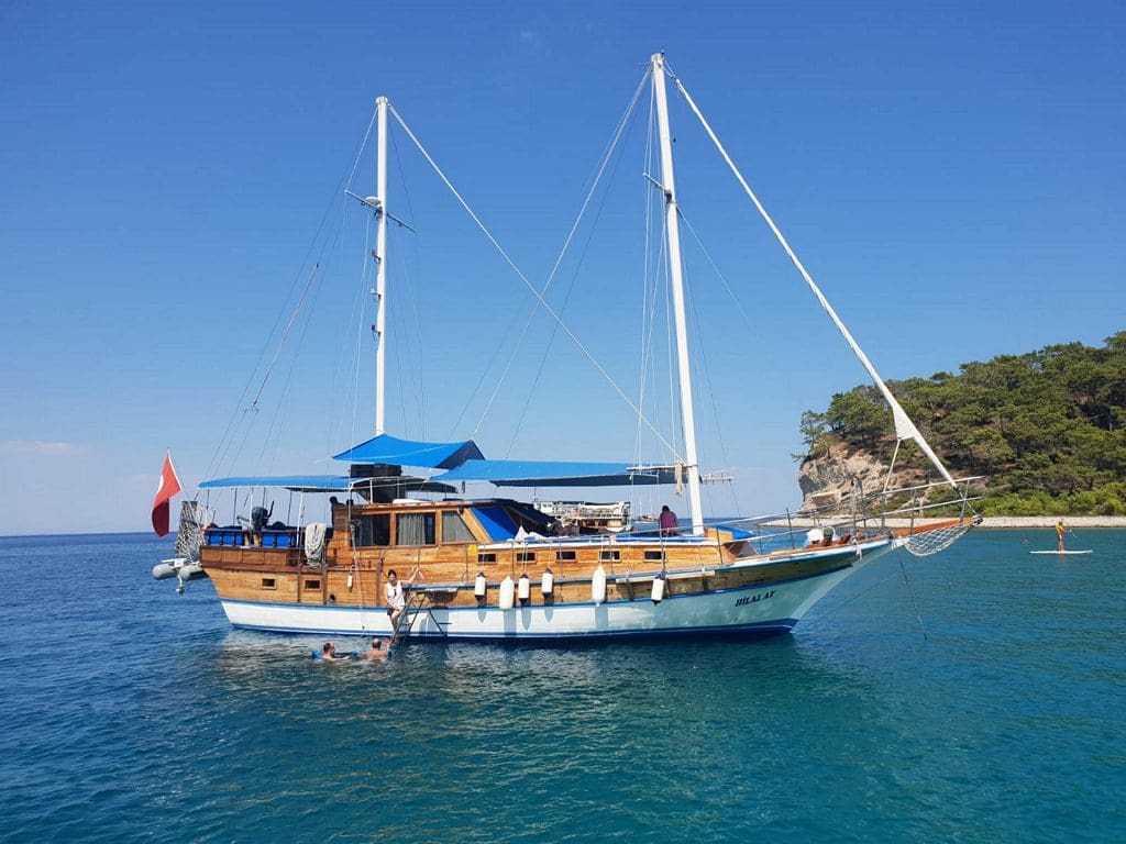 Antalya Yatılı Tekne Gezisi – Gulet Kiralama Antalya Yatılı Tekne Gezisi - Gulet Kiralama